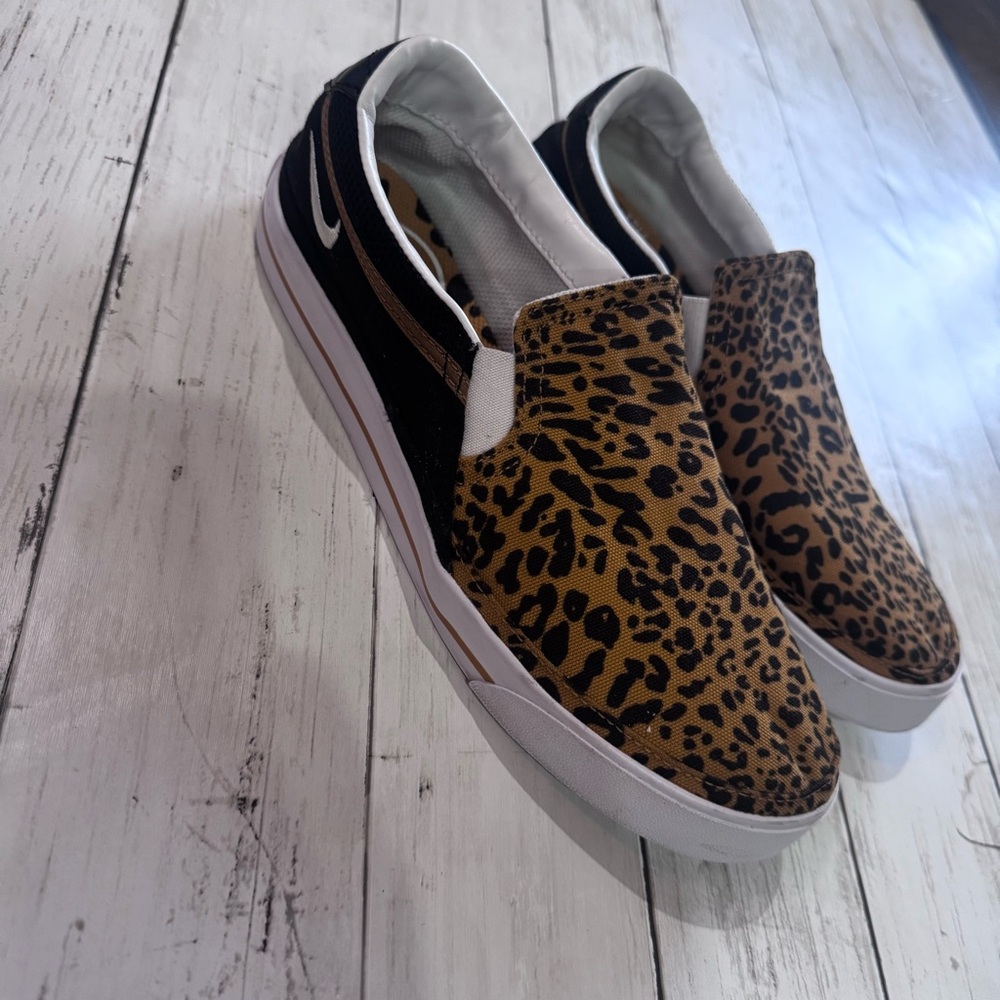 Nike Leopard Print Slip On Sneakers Cheetah Animal Print Womens 9